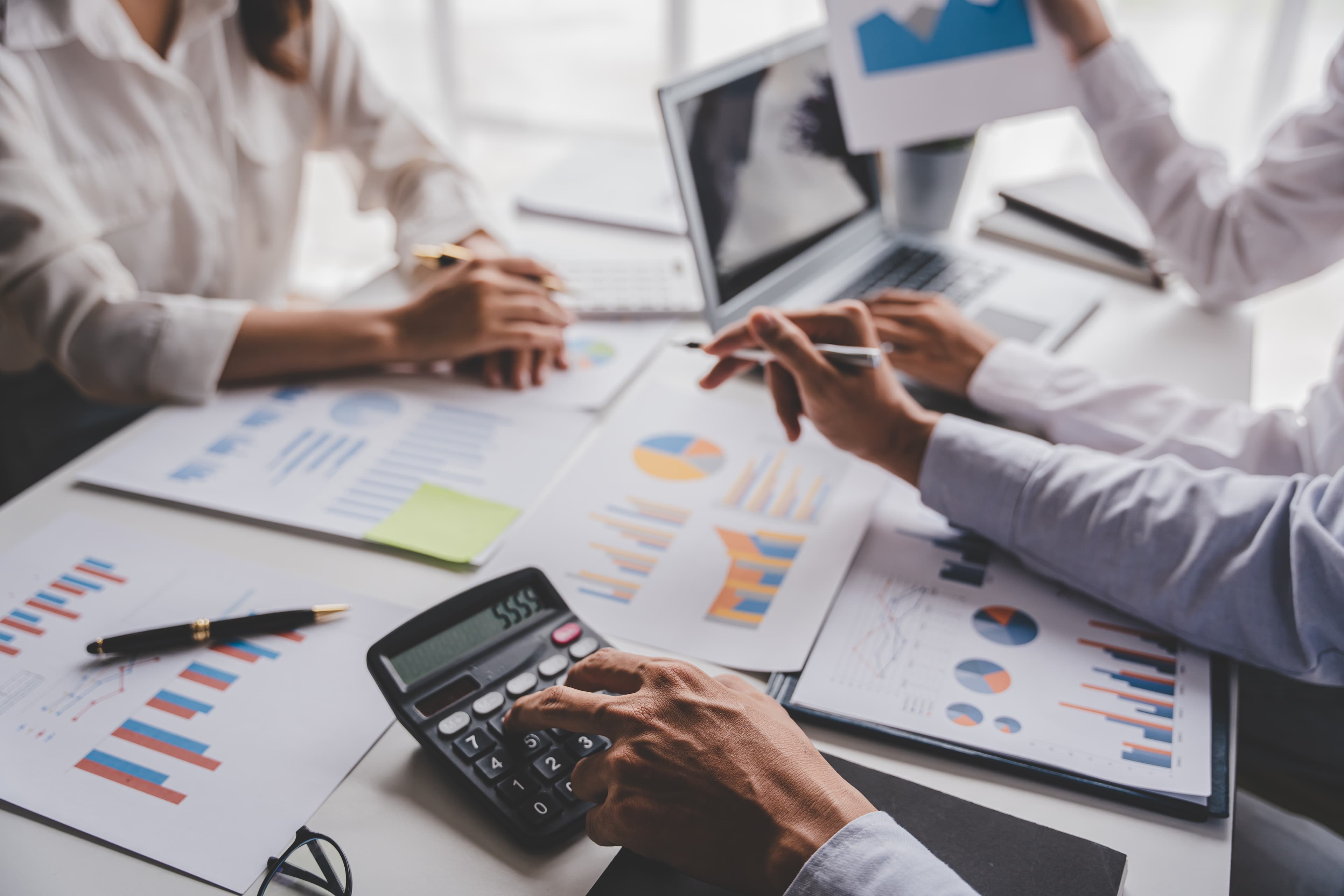 Colleagues discussing business